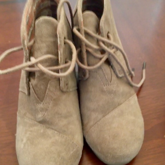Toms suede bootie Nwot - Picture 7 of 7